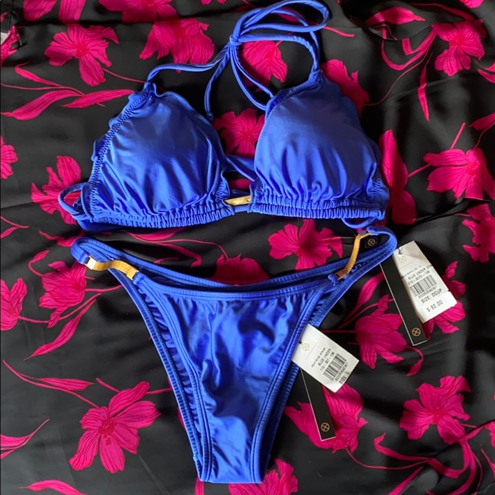 Vix Bikini in Blue Under